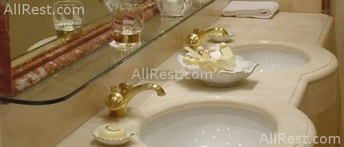 Hotel De Crillon 18